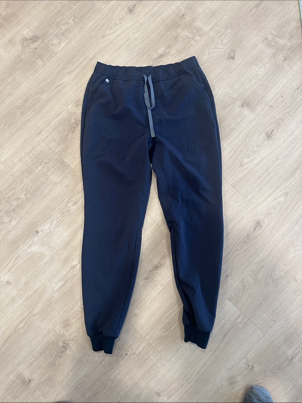 RARE FIGS Dark Harbor Scrub Joggers (M)